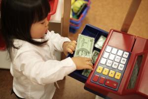 Common Misconceptions: Kids Learn About Money at School